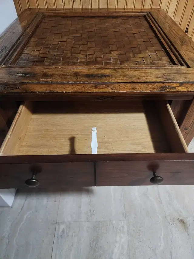 coffee table577399408065914882