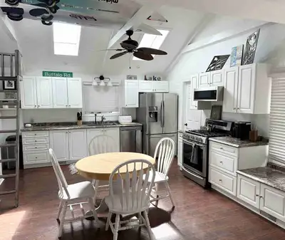 Lake Erie Lakeside Cottage. Located in Fort Erie Ontario. Rent by the Month or for the Summer. Large...