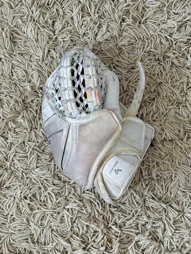 Bauer GSX Junior Goalie Glove – Used in Hockey in Oakville / Halton Region - Image 3