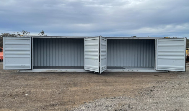 40ft Standard Shipping Two Side Door Container in Other in Kingston - Image 4