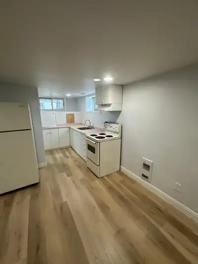 728 Woodstock Rd, Unit 06, $1000, 1 bedroom apt in house【1bath 1kitchen, basement】【Southwest】【equipp...