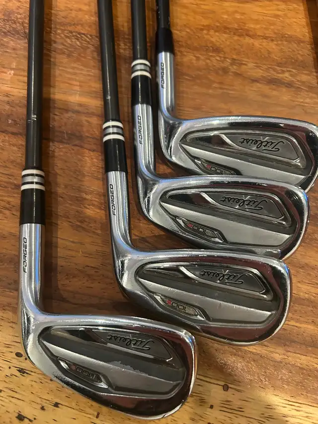 Titleist T-100s 4-pw plus a 48 degree t-100s wedge with the set in Golf in Ottawa - Image 8