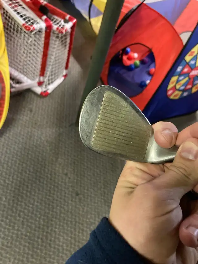various golf clubs in Golf in Ottawa - Image 11
