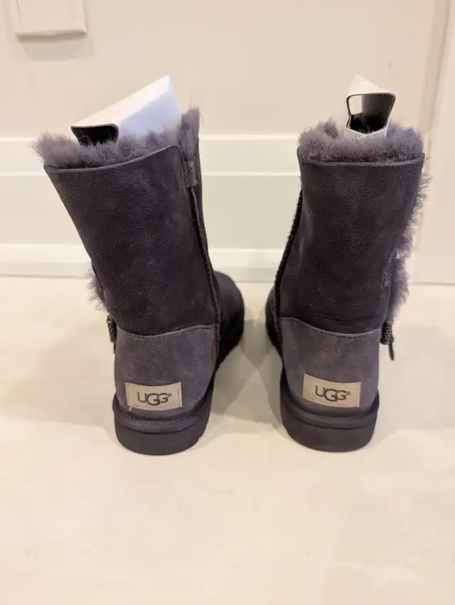 UGG Australia Azalea Purple Boot Women’s Size 6 in Women's - Shoes in Markham / York Region - Image 5
