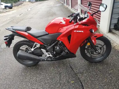 I have 2013 CBR 250 r bought last year has been riden for 5 hours Person wasnt interested in riding...