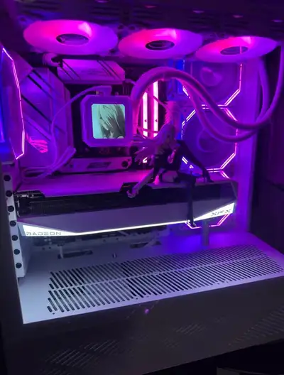 New High-End Gaming PC- 9060xt OC, Ryzen 7 7700X, 32GB CORSAIR V, View more