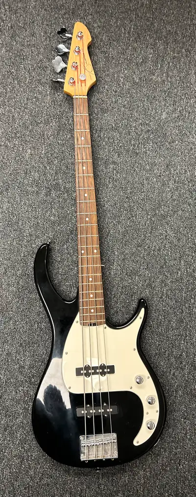 Peavey Milestone EXP Bass Guitar, View more