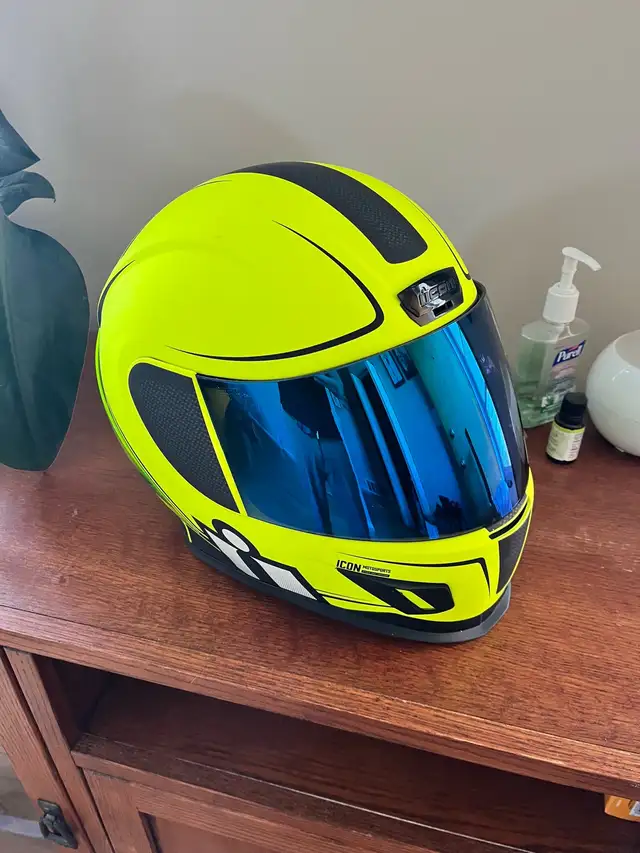 Motorcycle Helmet/Jacket in Other in Edmonton - Image 2