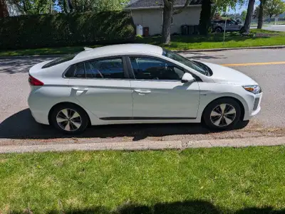 Je mets en vente ma Hyundai Ioniq hybride branchable offrant une efficacité énergétique exceptionnel...