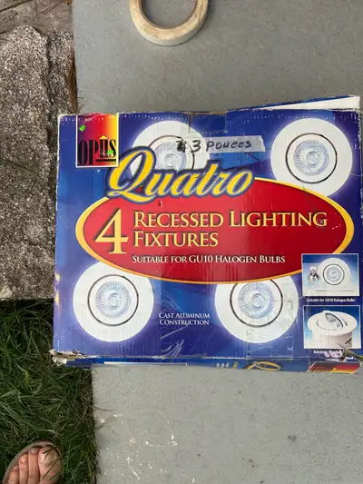 4 spots de lumières 3 pouces états neuf, View more