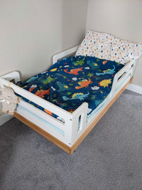 Oeuf Classic Crib, Toddler conversion kit and dresser/change tab