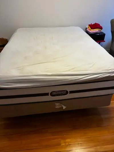 URGENT must sell by March 25 Beautyrest Queen bed set, View more
