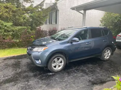 Super Toyota Rav4 XLE 2013 AWD, siège chauffant, caméra de recul, toit ouvrant, Excellente condition...