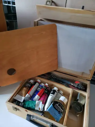 Bonjour, je vends des articles de peinture à l'huile. Évidemment bien utilisés, mais certains items...