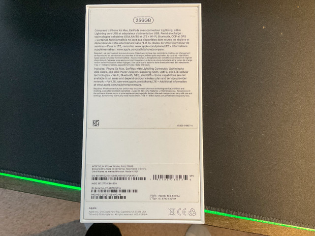 Apple iPhone Xs Max, 256 GB - Gold in Cell Phones in Cole Harbour - Image 3