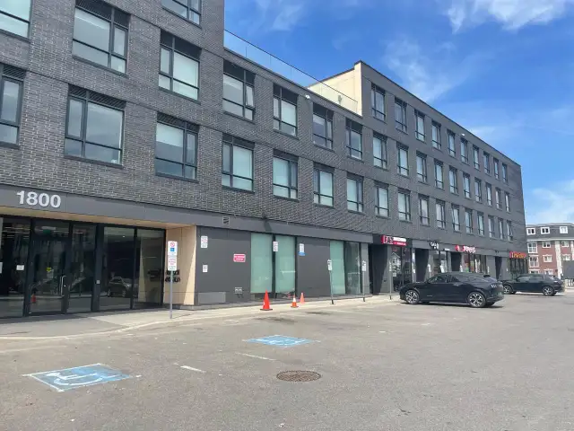 $900 – Furnished Room with Private Bath in modern Oshawa condo63804706101891120