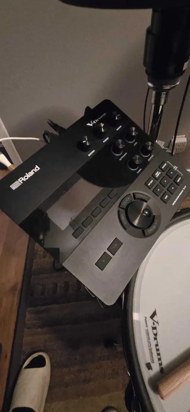 Roland VAD506 electronic drum kit in Drums & Percussion in Belleville - Image 3