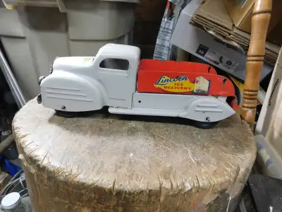 beau camion ice delivery lincoln # 13045.3 antique assez rare en très belle condition 13"1/2 long 65...