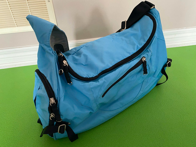 Yoga bag -  like new in Exercise Equipment in Markham / York Region