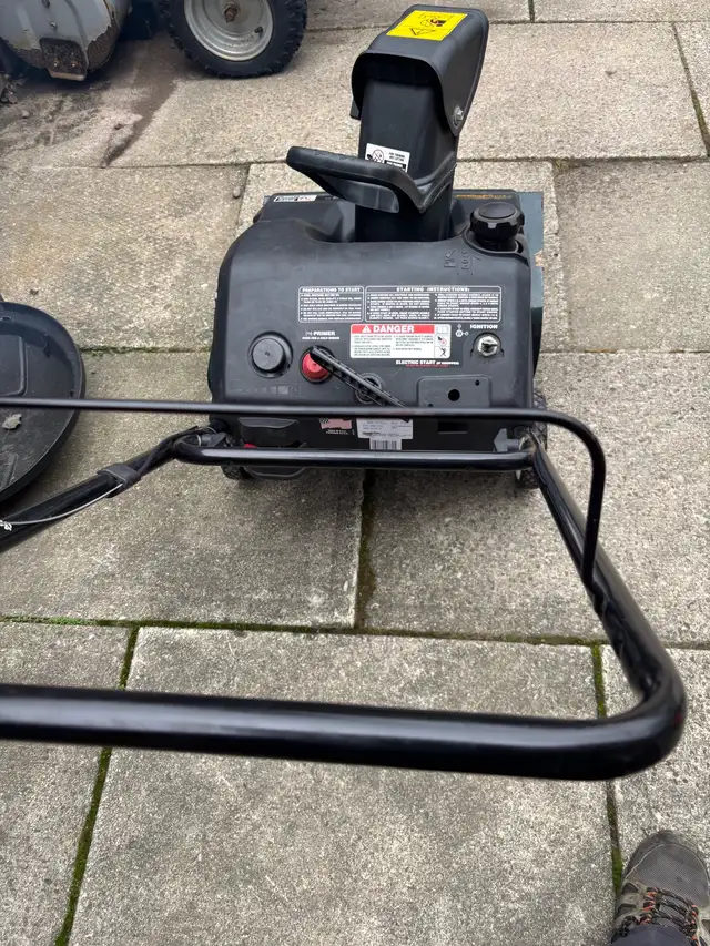 yard works snowblower in Snowblowers in Mississauga / Peel Region - Image 3