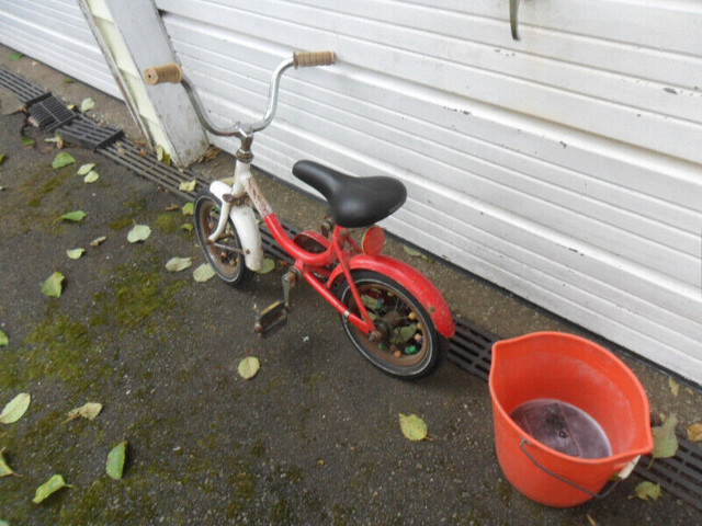 child's bike in Kids in Delta/Surrey/Langley - Image 2