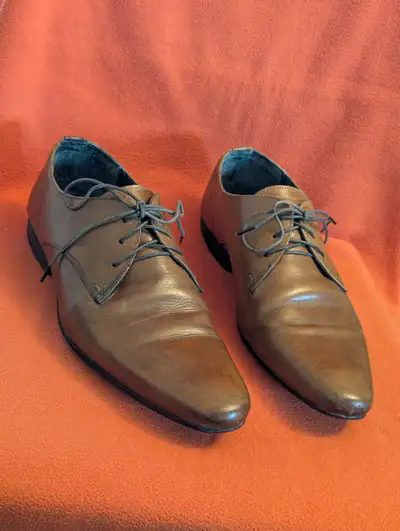 Mens brown laced shoes - size 10 (43), View more
