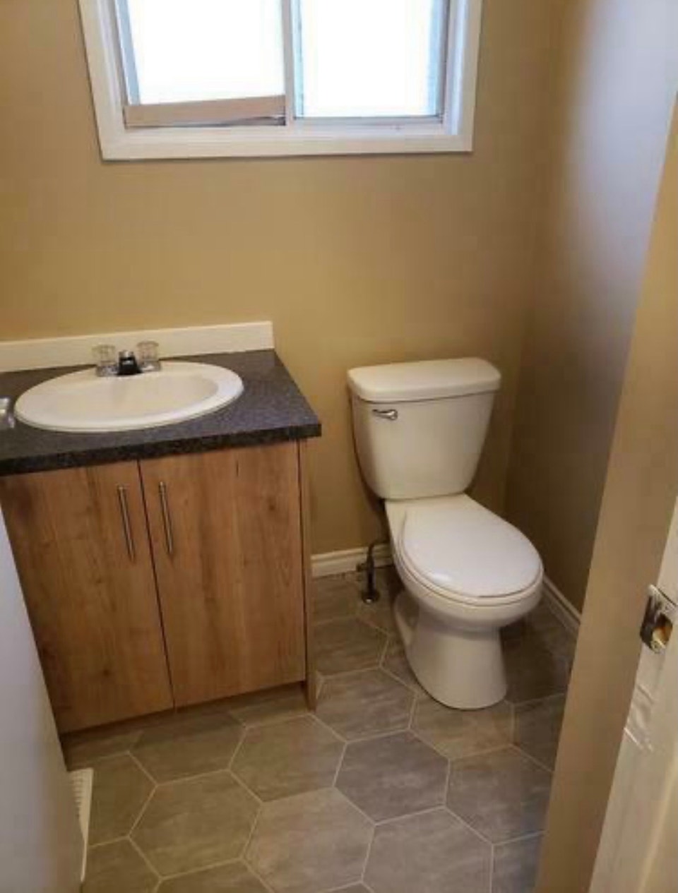 Duplex for rent Falconridge 3