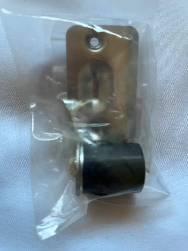 NEW: Five Adjustable Door Ball Catches,  Brushed Chrome in Windows, Doors & Trim in City of Montréal - Image 4