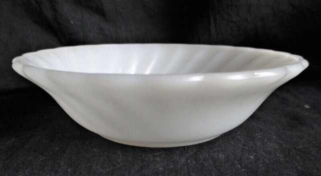 Vintage Anchor Hocking Oven Proof Dinnerware Ivory Swirl 5" Bowl in Arts & Collectibles in Stratford