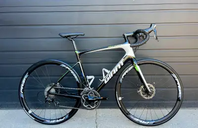 Like New Carbon Giant Defy Advanced 2, View more
