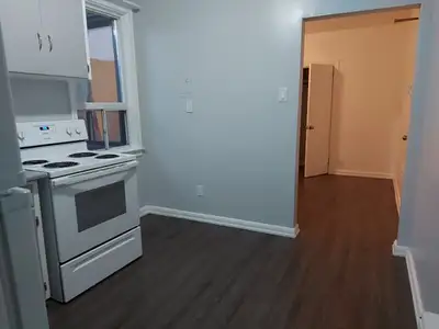 BACHELOR/STUDIO UNIT AVAILABLE - $1600/month (Utilities Incl.)