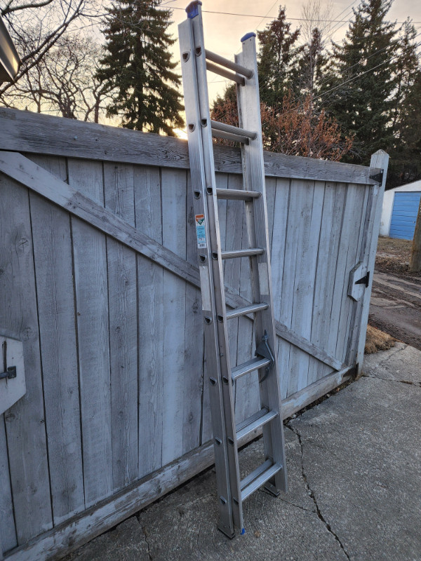 Reynolds Aluminum 16 Foot Extension Ladder Grade 3 in Ladders & Scaffolding in Edmonton