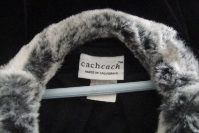 Christmas dress CachCach Girls Black Velvet Party Dress Size 4T in Clothing - 4T in Markham / York Region - Image 4