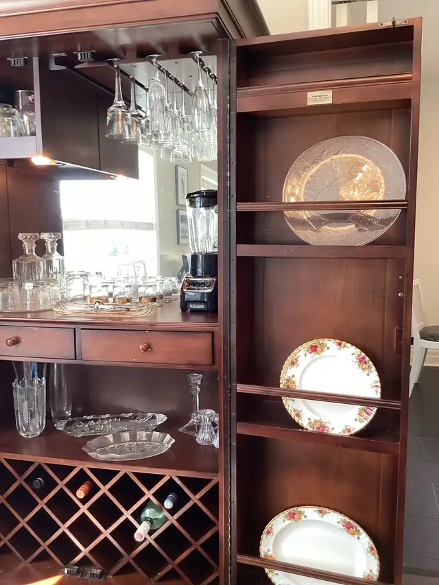 HB Home Ashton Bar Cabinet in Hutches & Display Cabinets in City of Toronto - Image 4