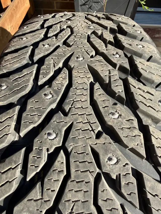 Pneus d’hiver (4) cloutés 225/65R17 Nokian Nordman North 9 in Tires & Rims in Laval / North Shore - Image 3