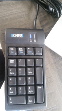 Kinesis Freestyle2 Ergonomic Keypad Number Pad Model AC800HPB-us