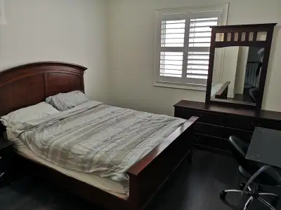Quiet, Upstairs Room for Rent in Modern Home Oakville, NE of Trafalgar/Dundas, in Oakville, for 1 ma...