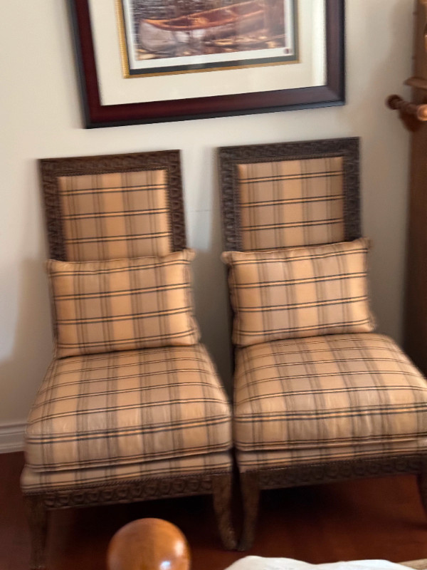 Accent Chairs in Chairs & Recliners in Markham / York Region