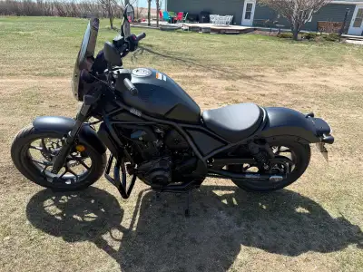 2025 Honda Rebel 1100 DCT Only 2km on it 4 years left of Honda Plus, unlimited km’s warranty Vance &...