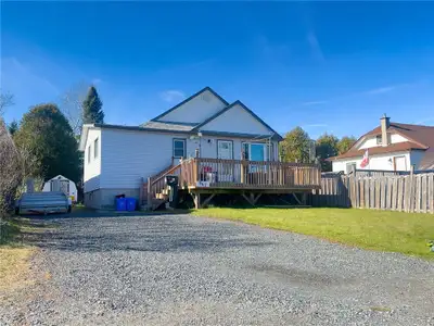 Attention investors and handy men!Private Financing available with 5% down. Incredible New Sudbury o...