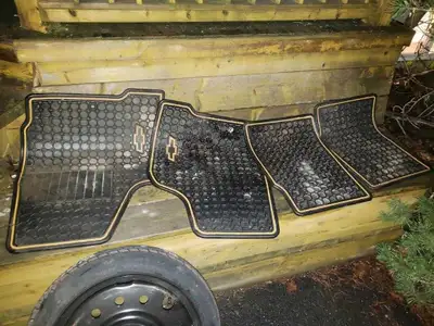 donut (new), aftermarket matts Car was scrapped these were from the vehicle all in good condition. C...