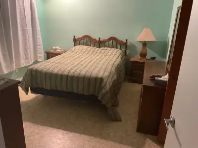 Bedroom for rent in weyburn furnished , house has 4 bedrooms for rent $300/week $800/month , price n...