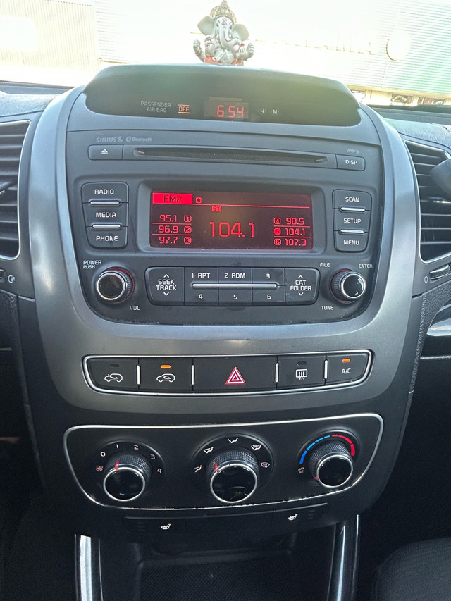 KIA Sorento LX V6 2014 (with GVC warranty till Feb 2026). dans Autos et camions  à Ville de Montréal - Image 2