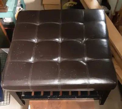 Square coffee table/ottoman Cushioned top Slat wood under shelf 32" x 32" x 18" tall