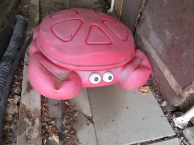 Crabbie Sandbox with Lid red & white for $45.00