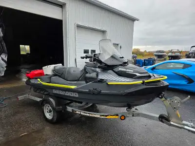 2025 Seadoo Explorer Pro 230 230 hp 1630cc 68 heures Speaker Bluetooth Volant Ajustable IBR ( Reculo...