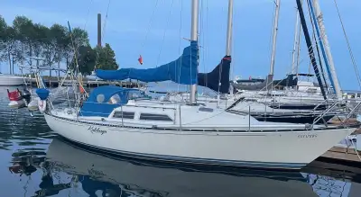 1983 C&C 32 Kalelarga Equipped for cruising with proven extended trips & offshore She is presently o...