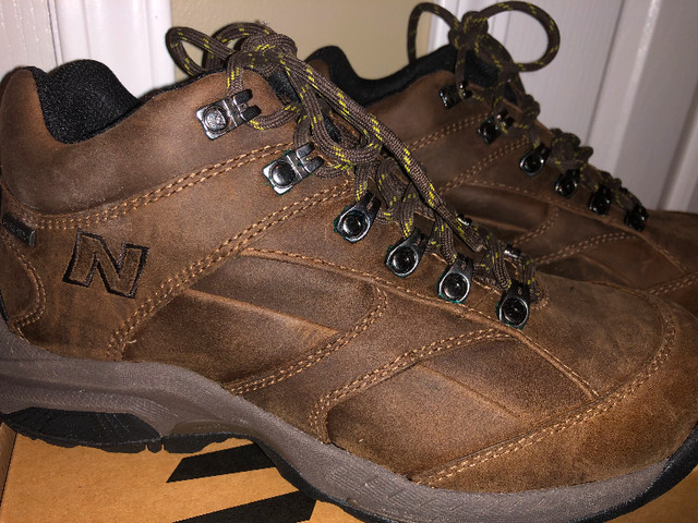 New achieve new balance 977 Leather Hiking Boots with Rock Stop in Women's - Shoes in Sunshine Coast - Image 2