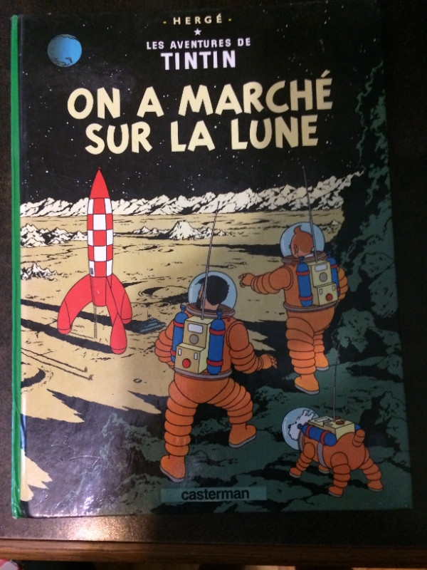 Pour collectionneur Livre Tintin Vintage ON A MARCHÉ SUR LA Lune dans Bandes dessinées  à Sherbrooke