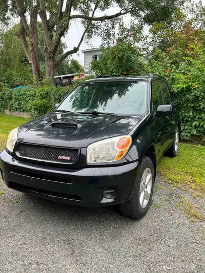 Toyota Rav4 2005 257800 km Boîte manuelle toit ouvrant Démarreur à distance Chaufferette exceptionne...